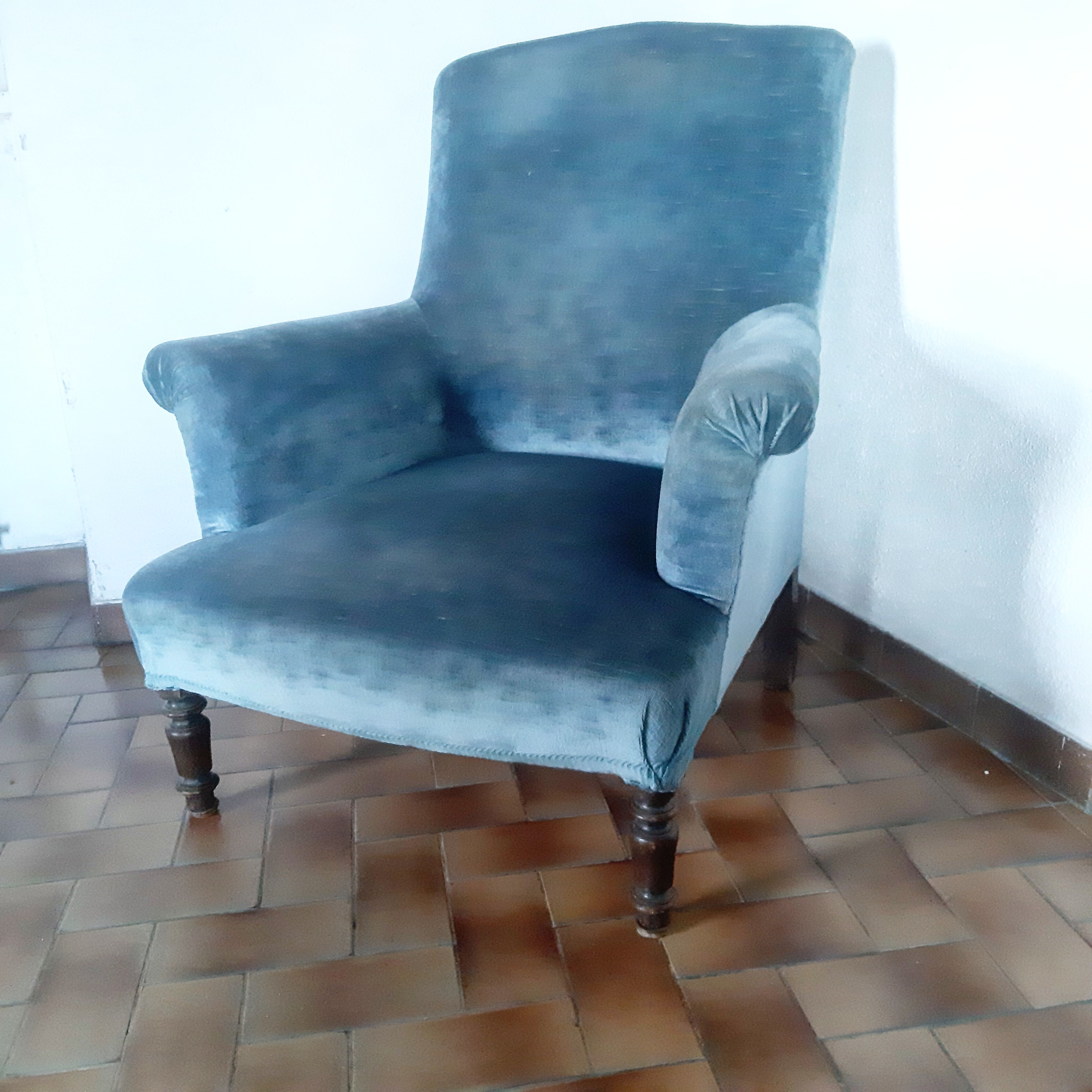 Sofa and its two vintage armchairs in blue velvet
