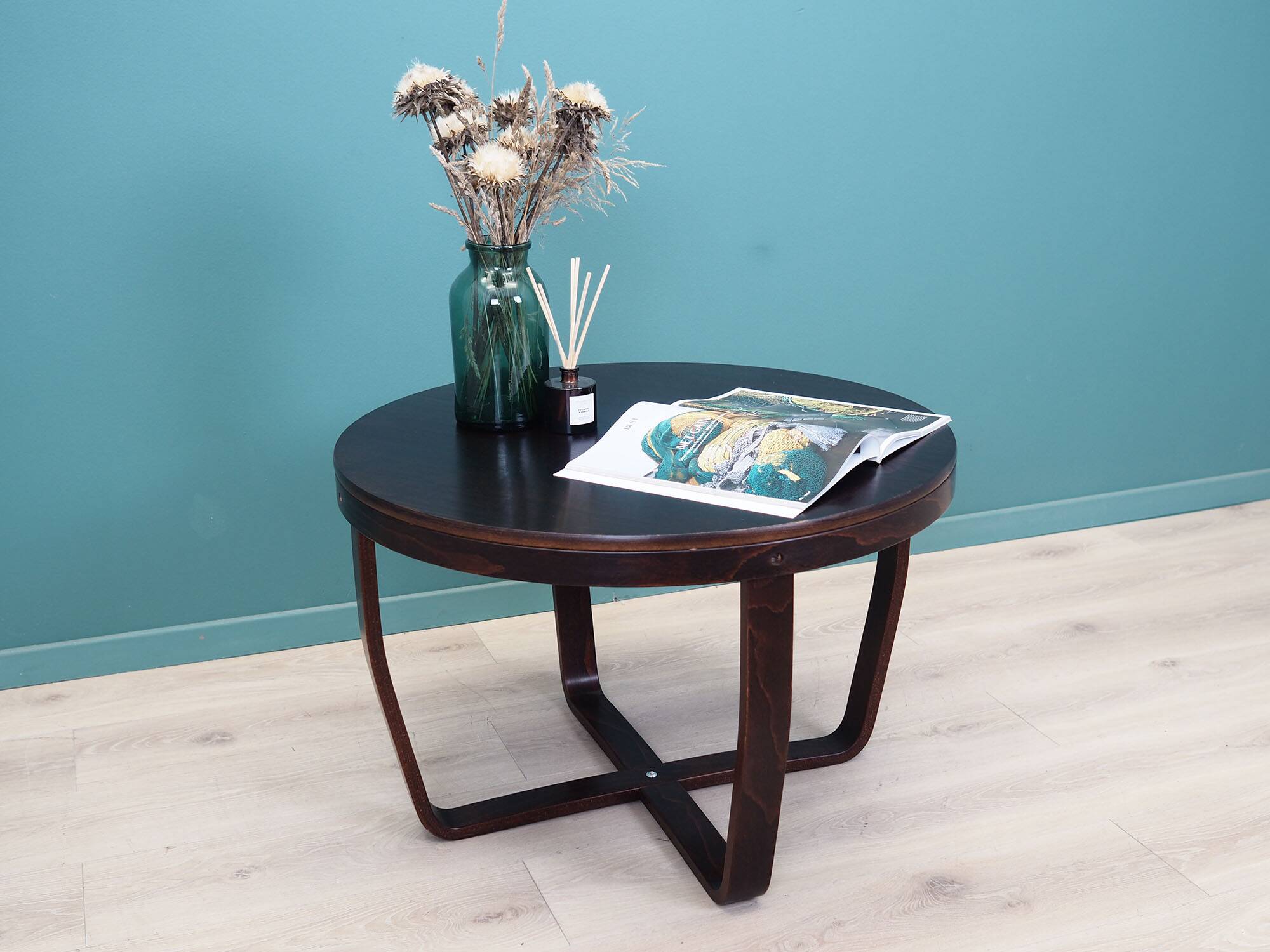 Round coffee table, Danish design, 1960s, production: Denmark