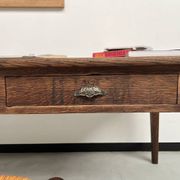 Grande table écritoire des années 40 en chêne massif