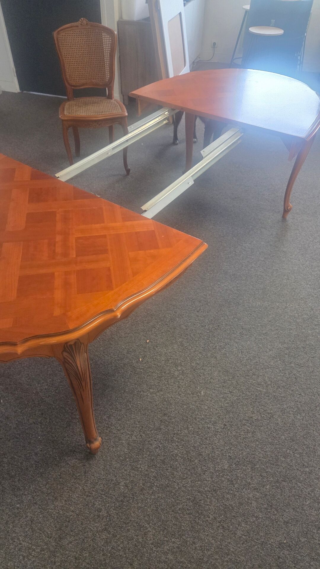 Louis XV extendable table + 6 chairs