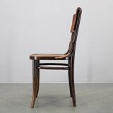 Pair of Thonet Art Nouveau bentwood chairs, Czechoslovakia, 1920s