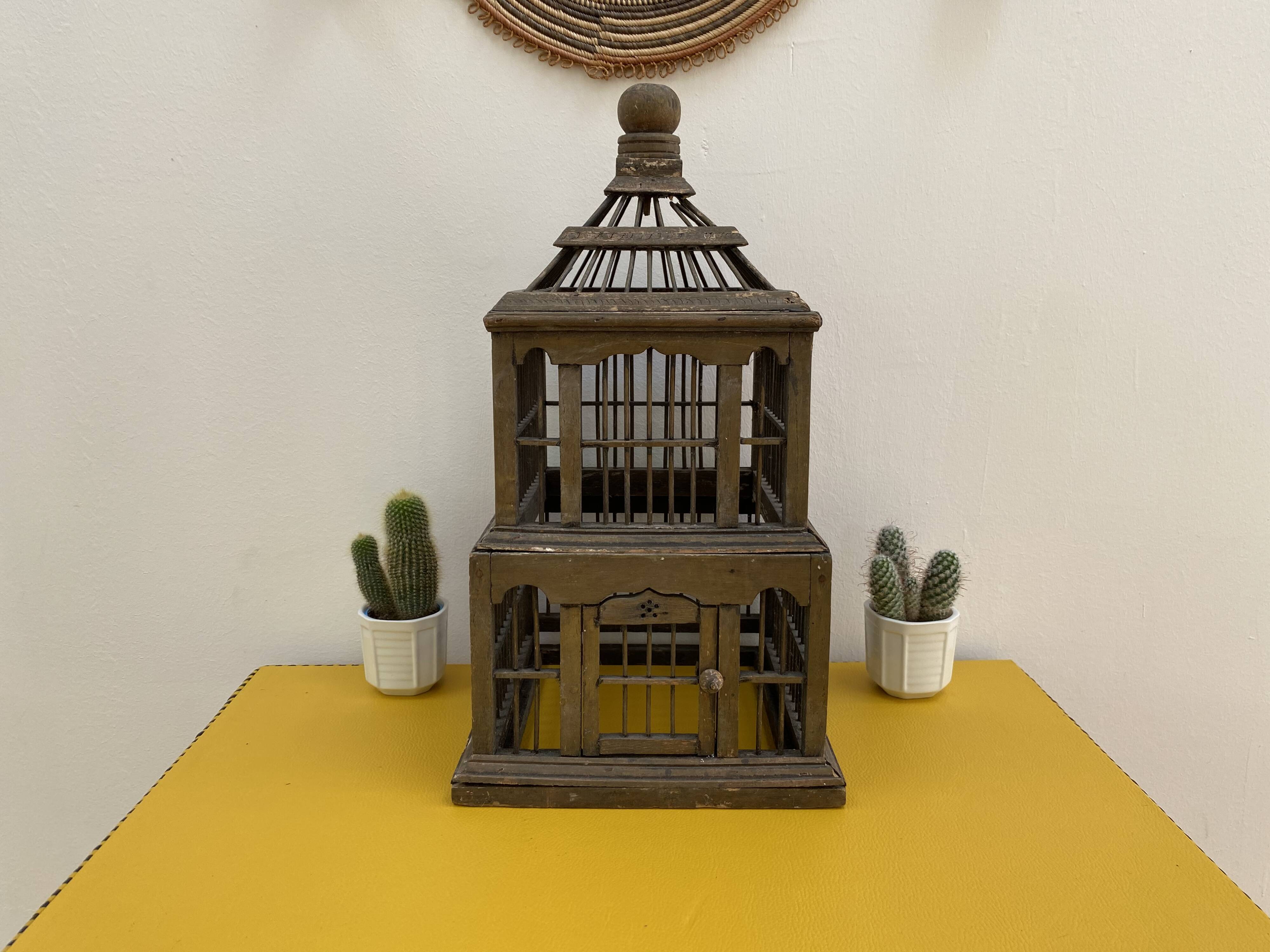 Cage à oiseaux en bois