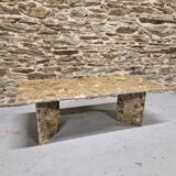 Table basse en pierre du Jura style marbre