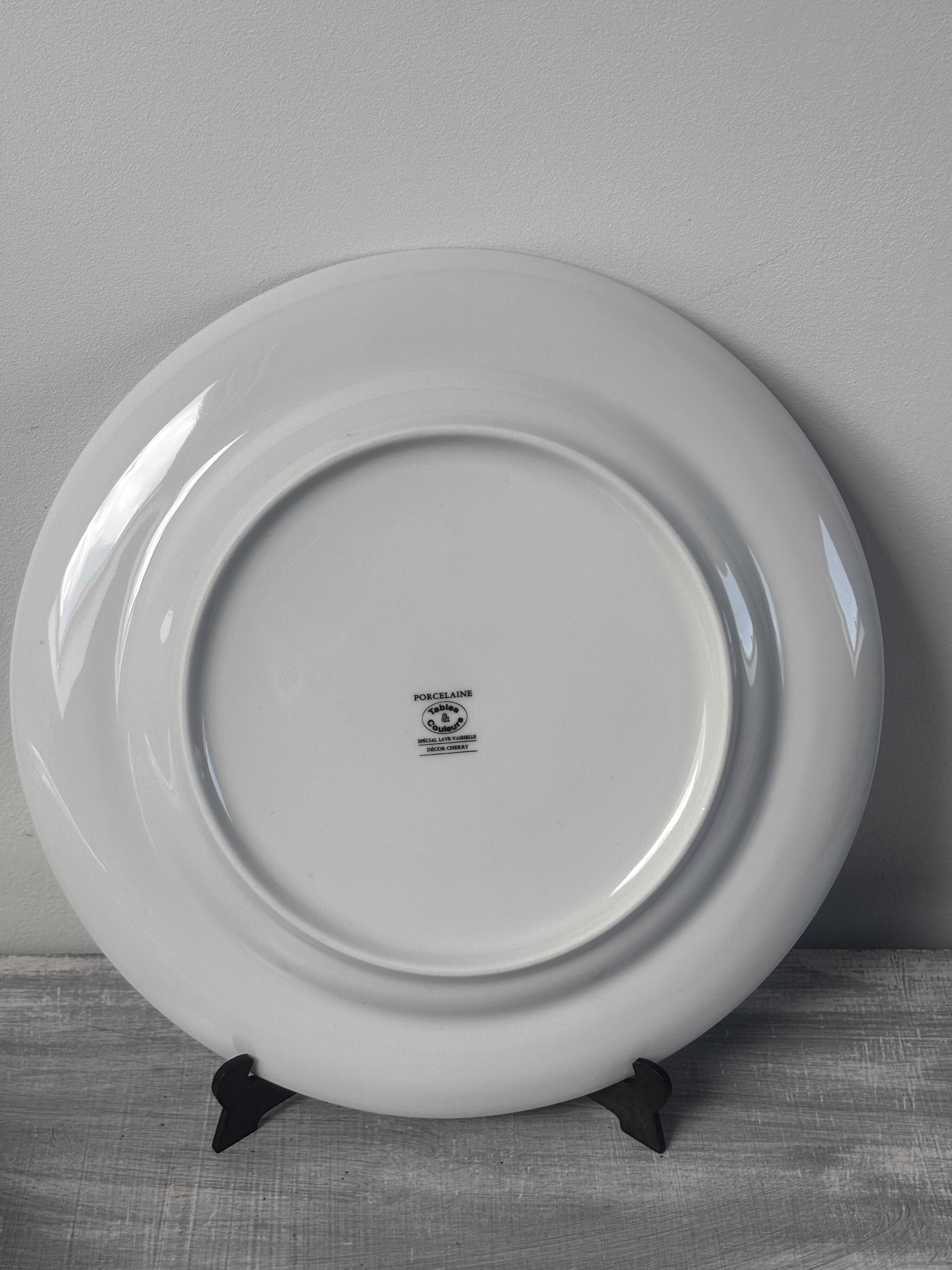 Set of 7 flat plates in porcelain Tables & Colours cherries