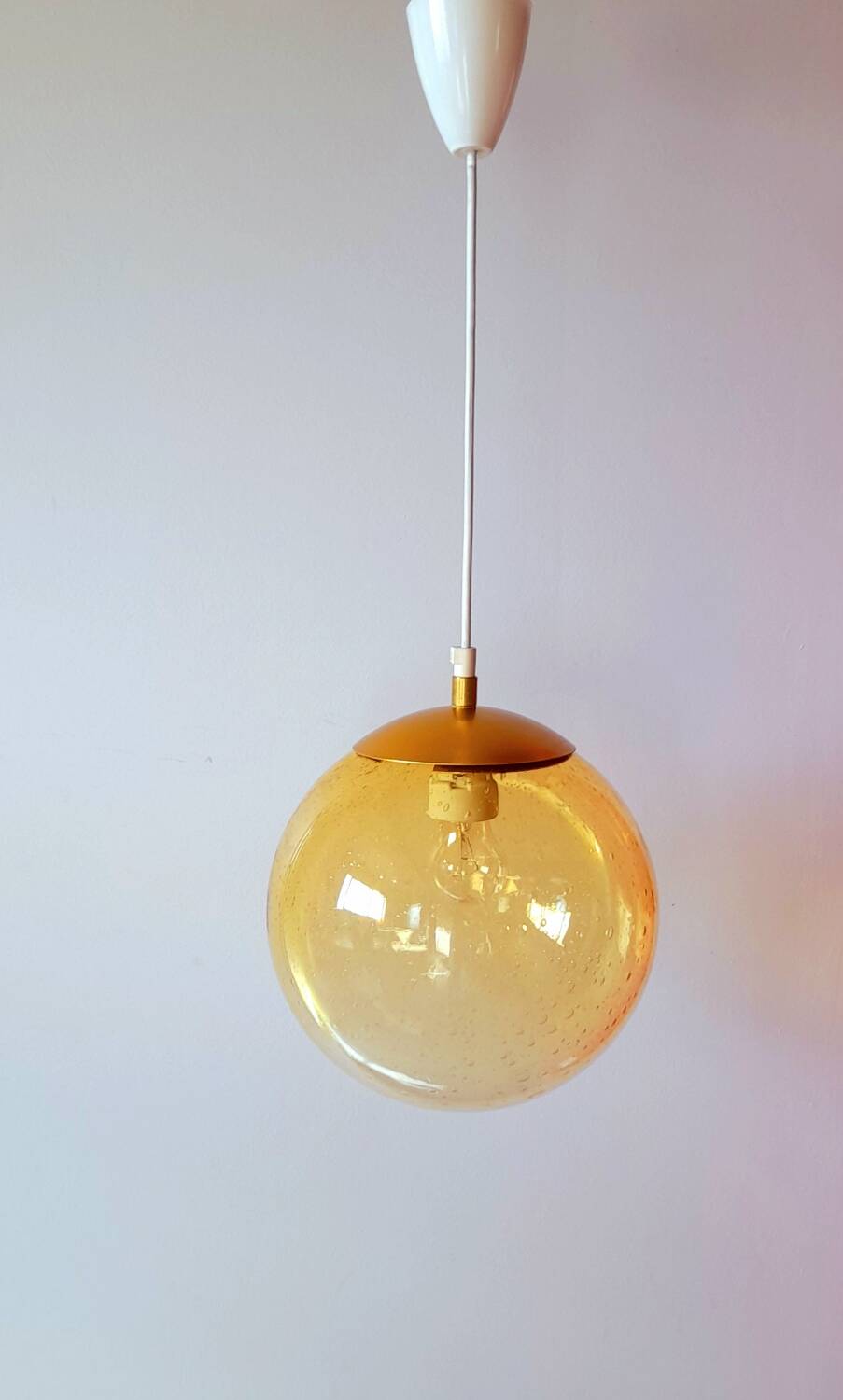 Amber bubbles glass pendant light