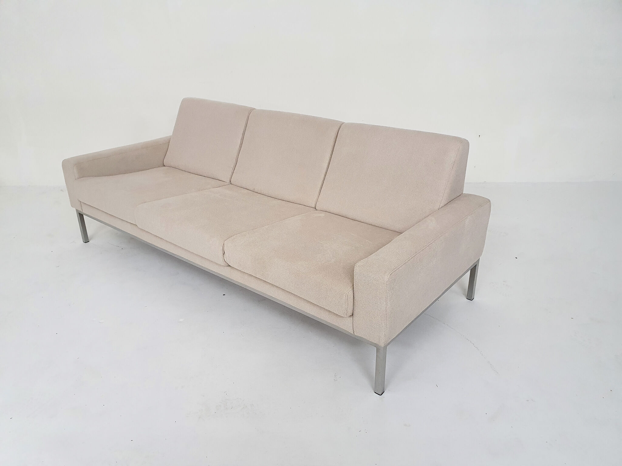 Canapé trois places attrb à gelderland, pays-bas années 1950