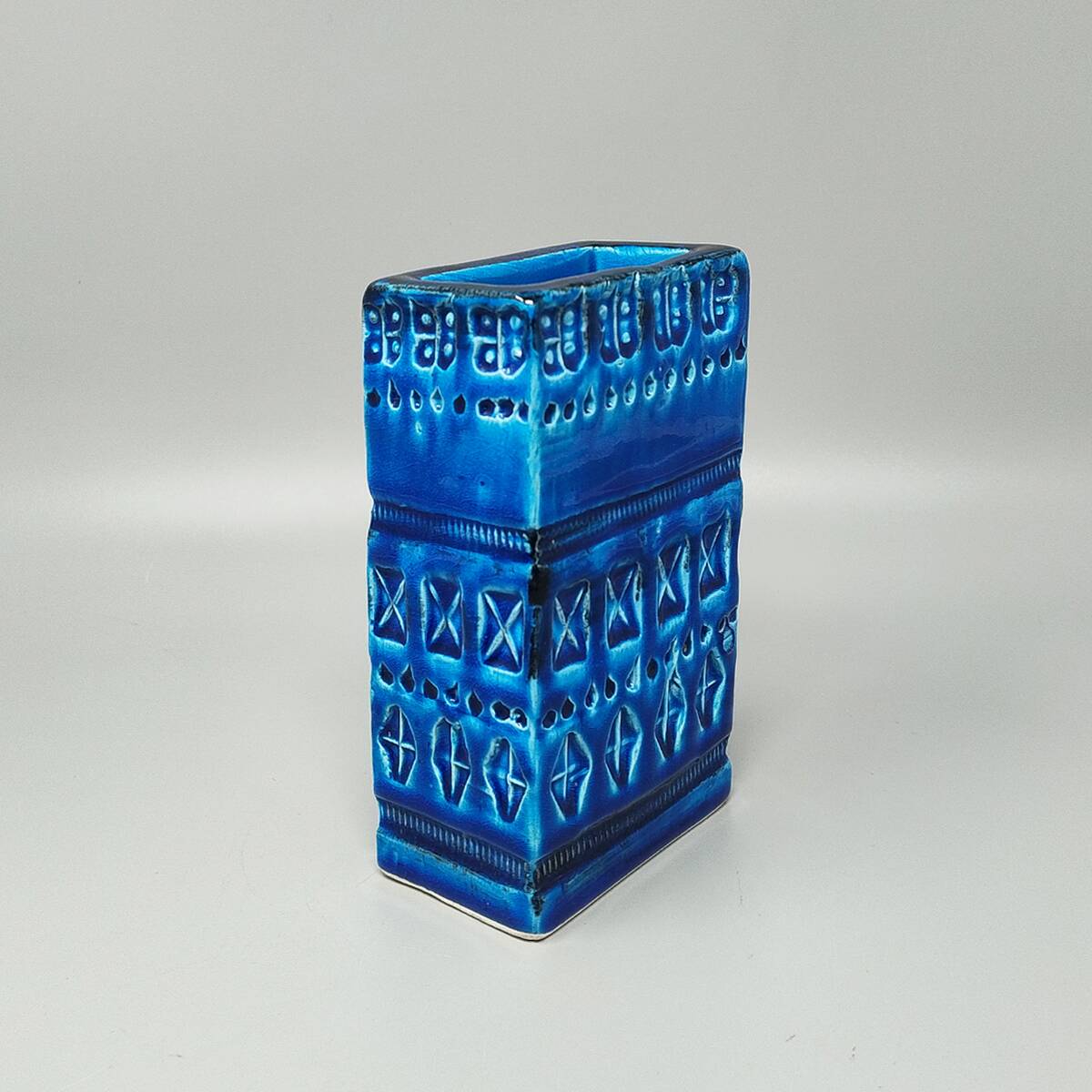 1960s Stunning Vase by Aldo Londi for Bitossi "Blue Rimini Collection
