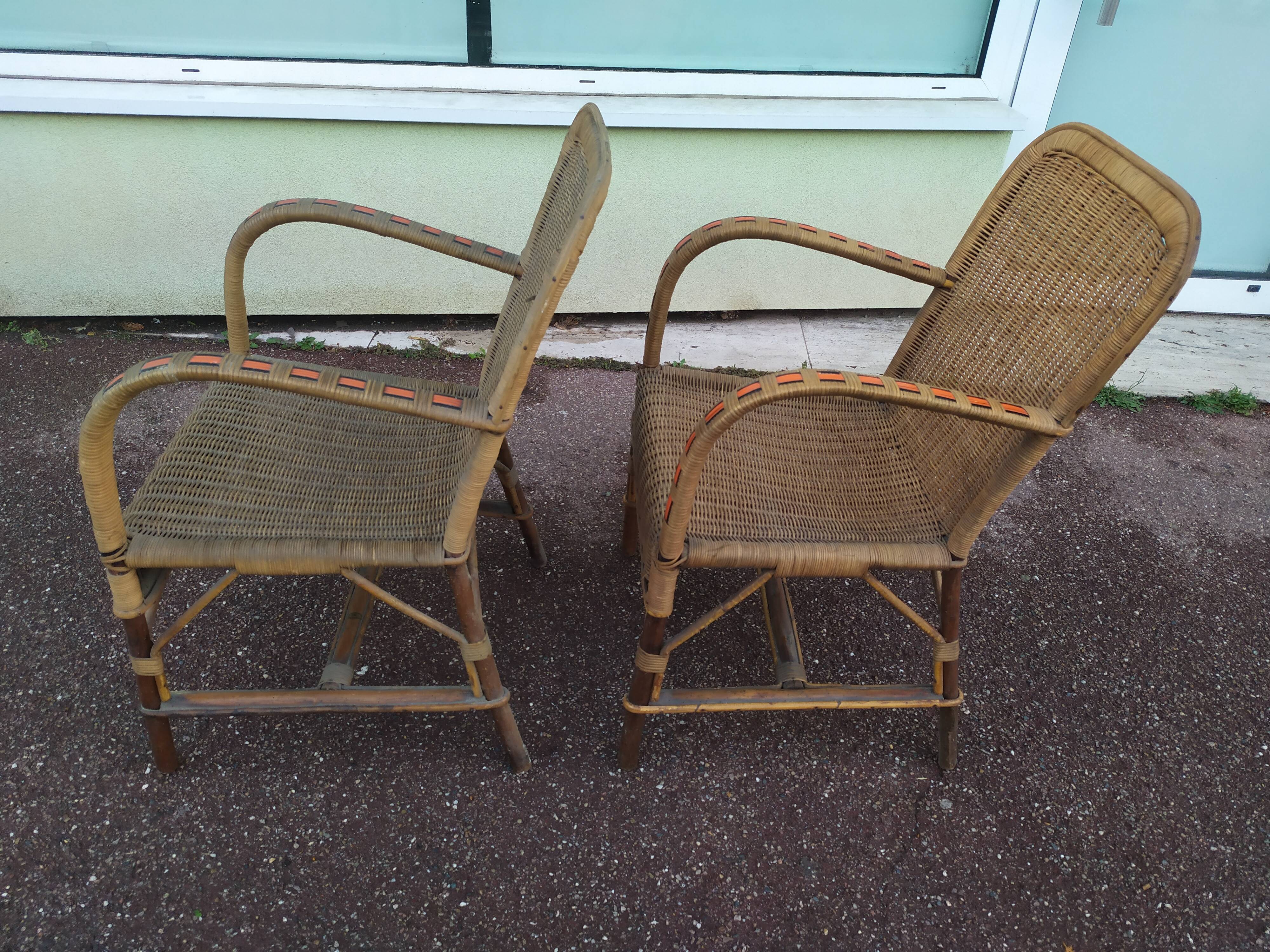 Lot 2 fauteuil et une table en rotin osier de jardin