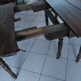 Louis-Philippe round table in solid walnut, extendable
