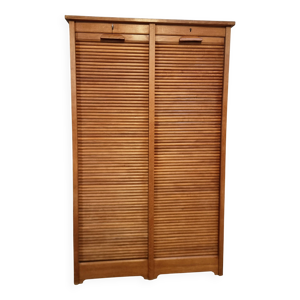 Armoire à rideaux vintage