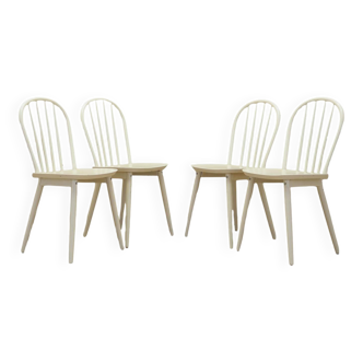 Ensemble de quatre chaises en hêtre, design danois, années 1970, fabrication: Danemark