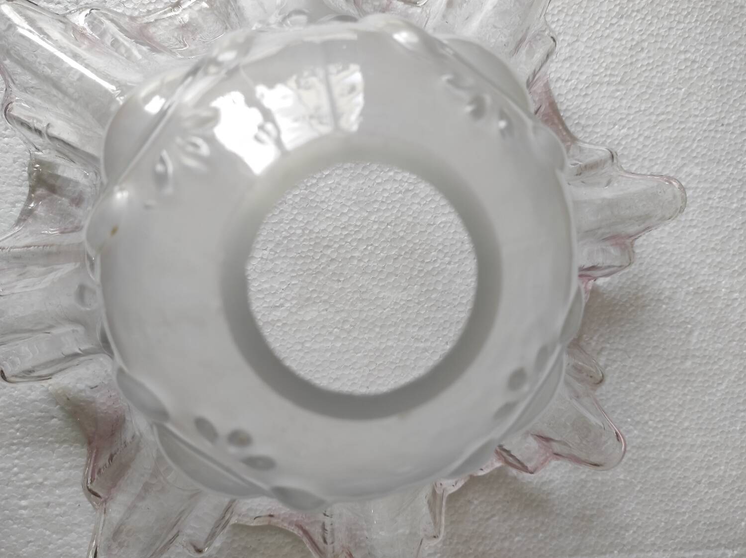 Abat-jour tulipe en verre transparent et translucide