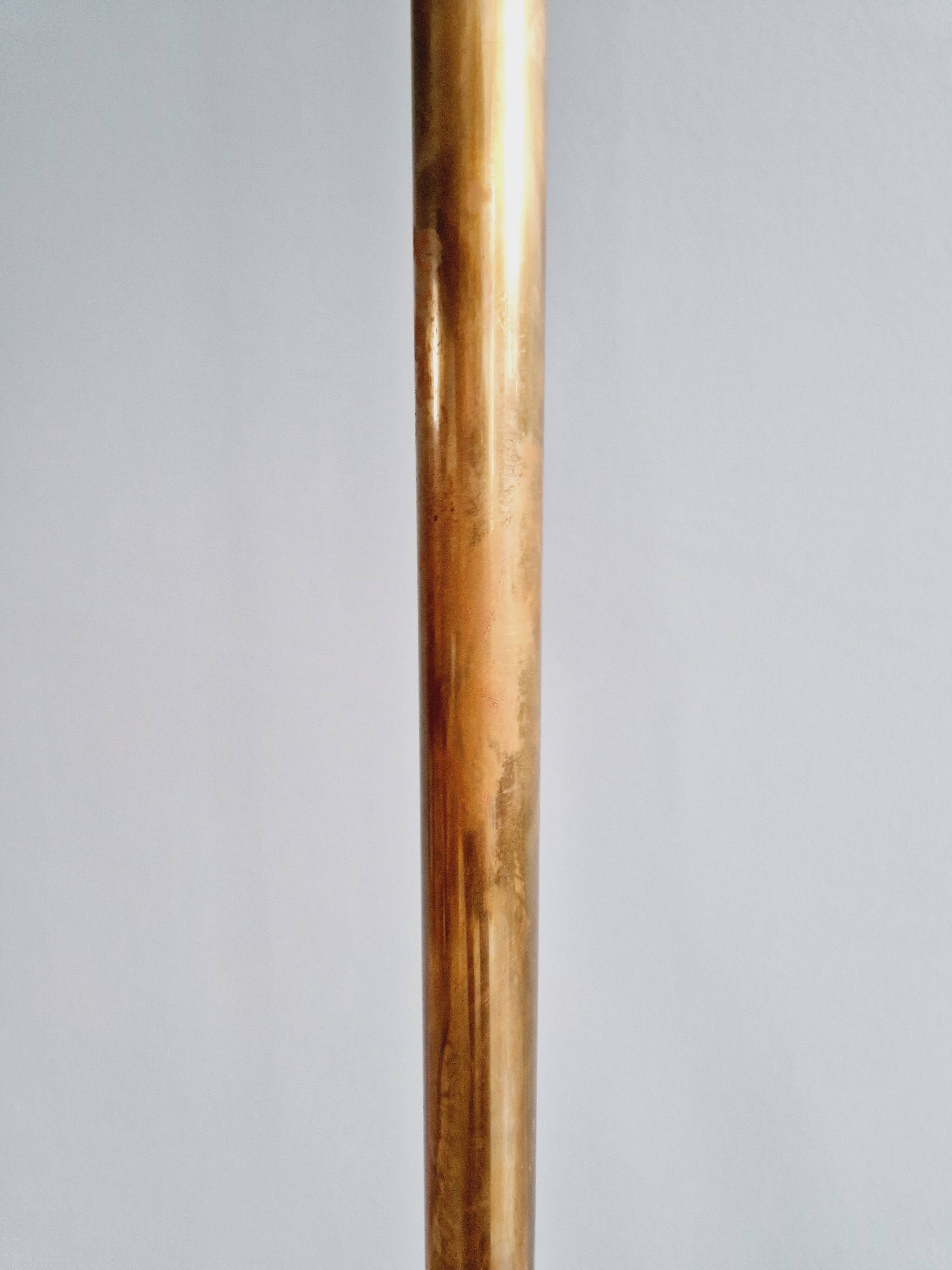 Brass and grooved glass floor lamp in Art Deco style