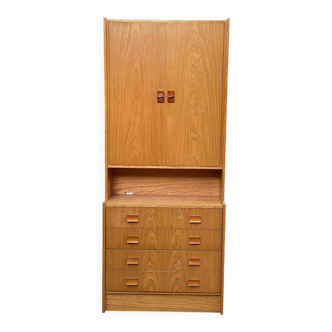 Scandinavian wardrobe with 2 sections in oak from the 1970s.