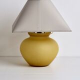 lampe en opaline sablée jaune de melarti