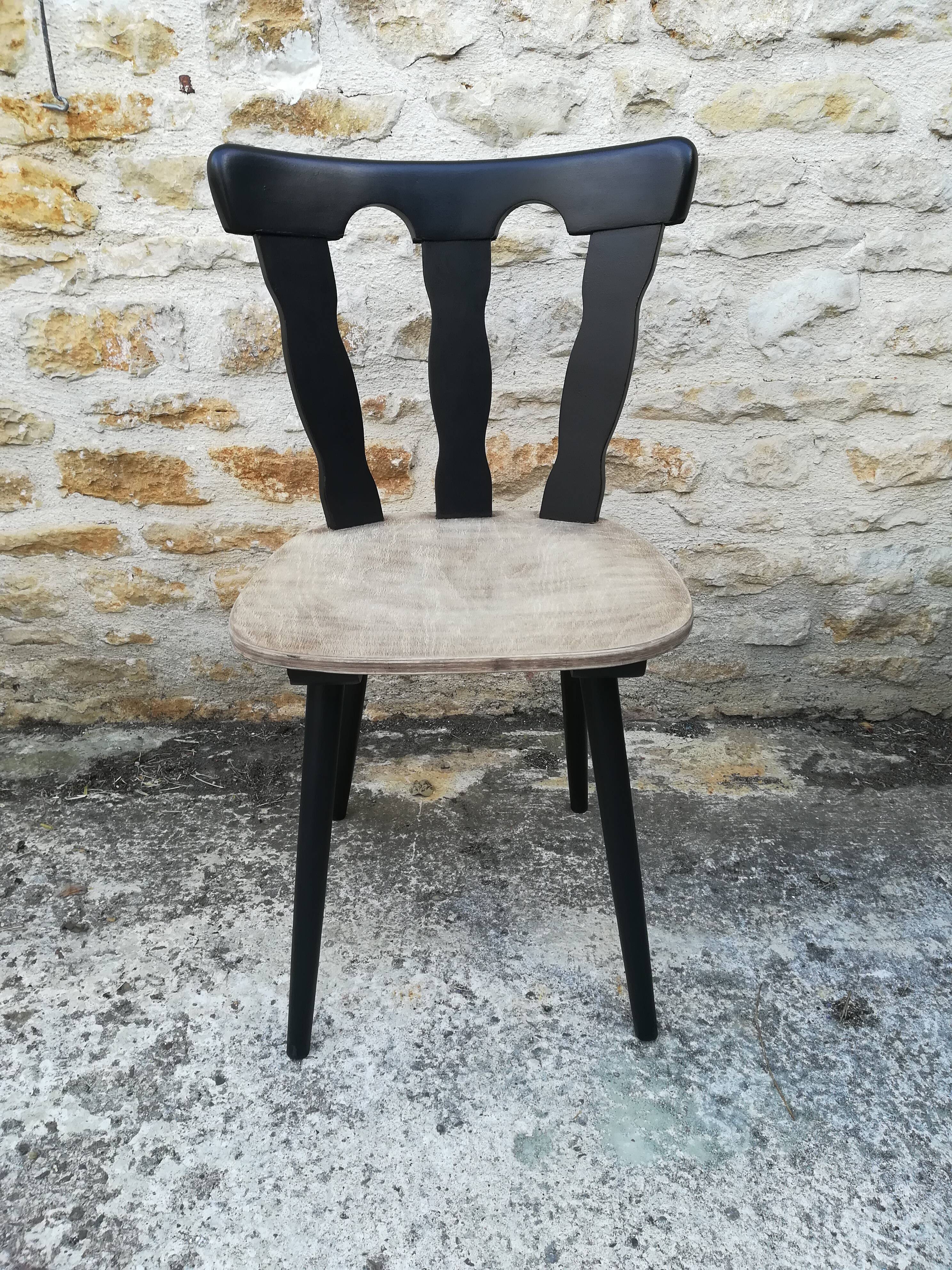 Lot of 12 bistro chairs