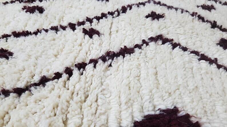 Traditional natural wool rug 200cmx300cm