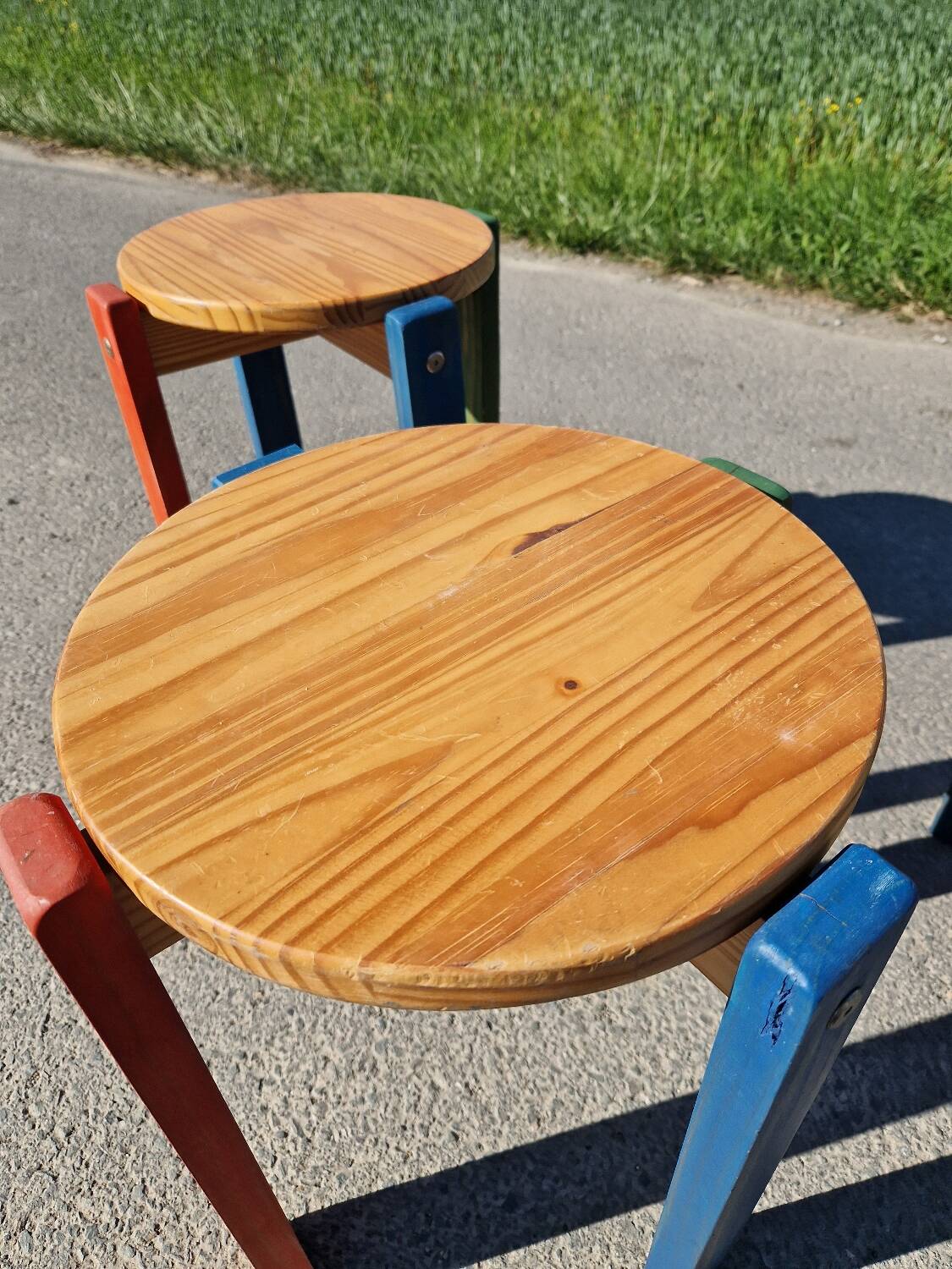 Set of 3 stackable pine stools