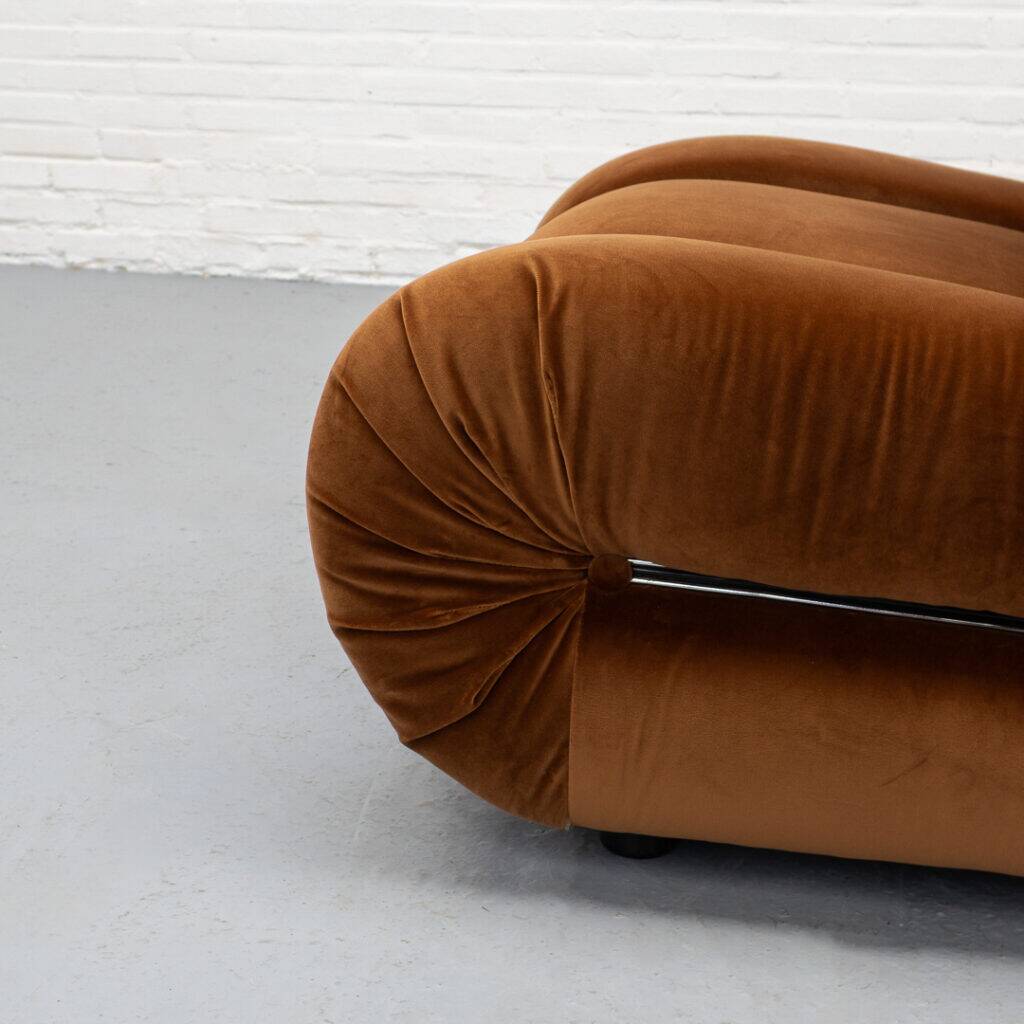 Italian Velasquez lounge chair by Mimo Padova 1970s