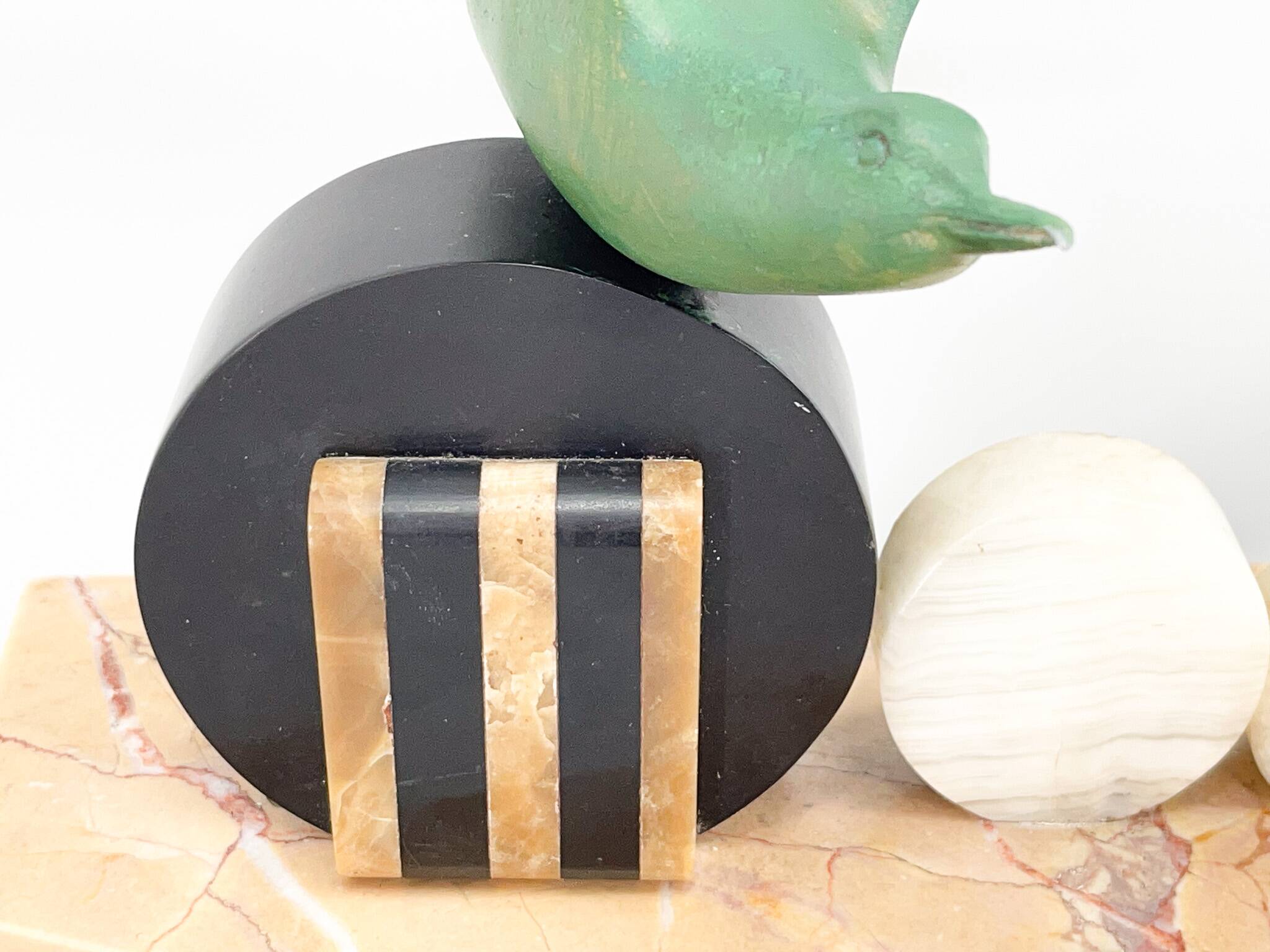 Sculpture Art Déco en marbre, onyx et épeautre