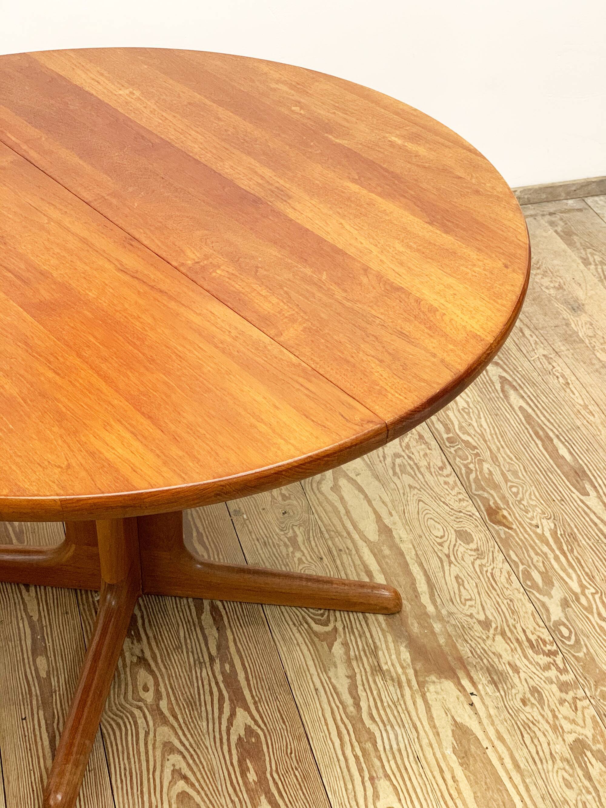 Extendable round mid century teak dining table, 1950s, Denmark