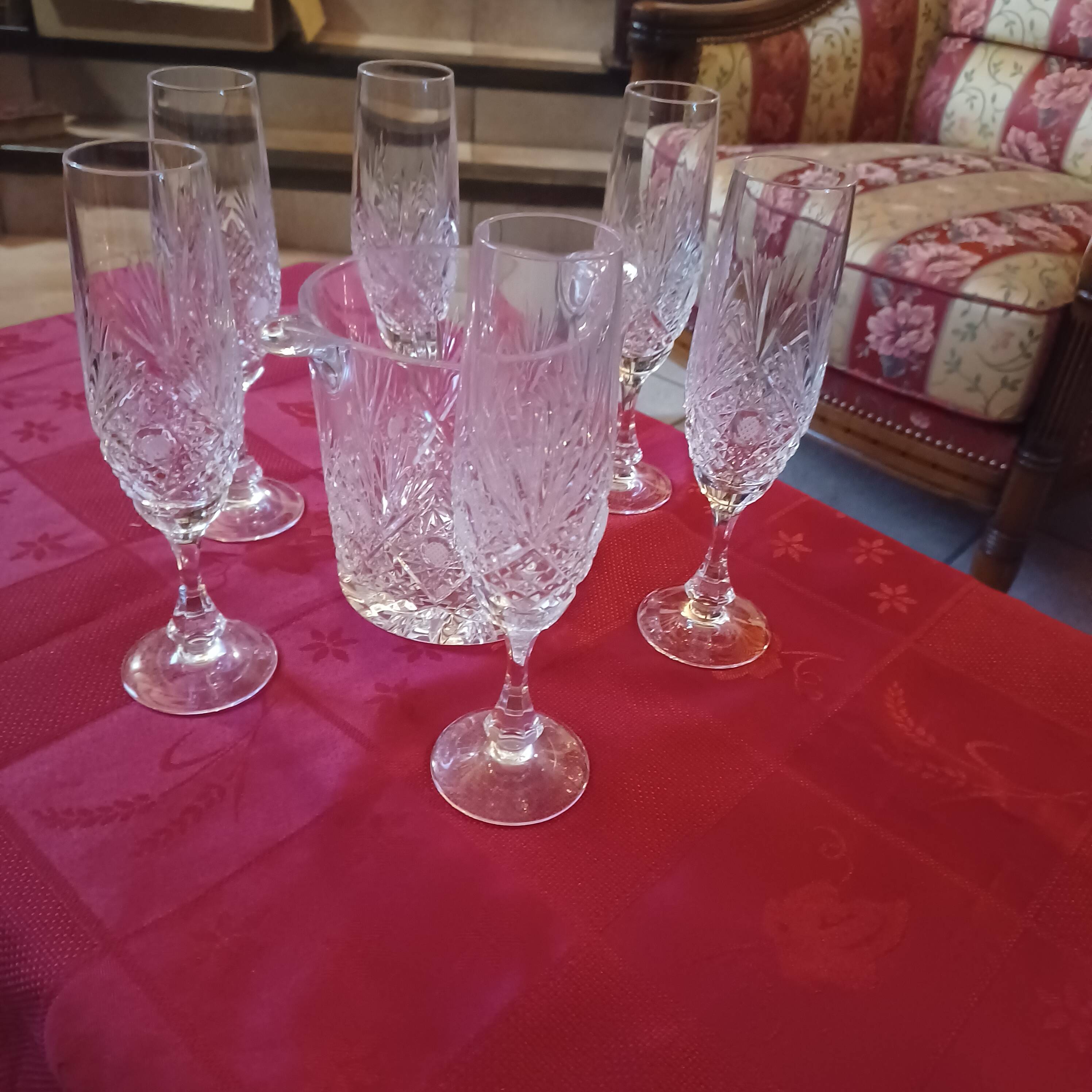 Small baccarat glass and bottle bucket
