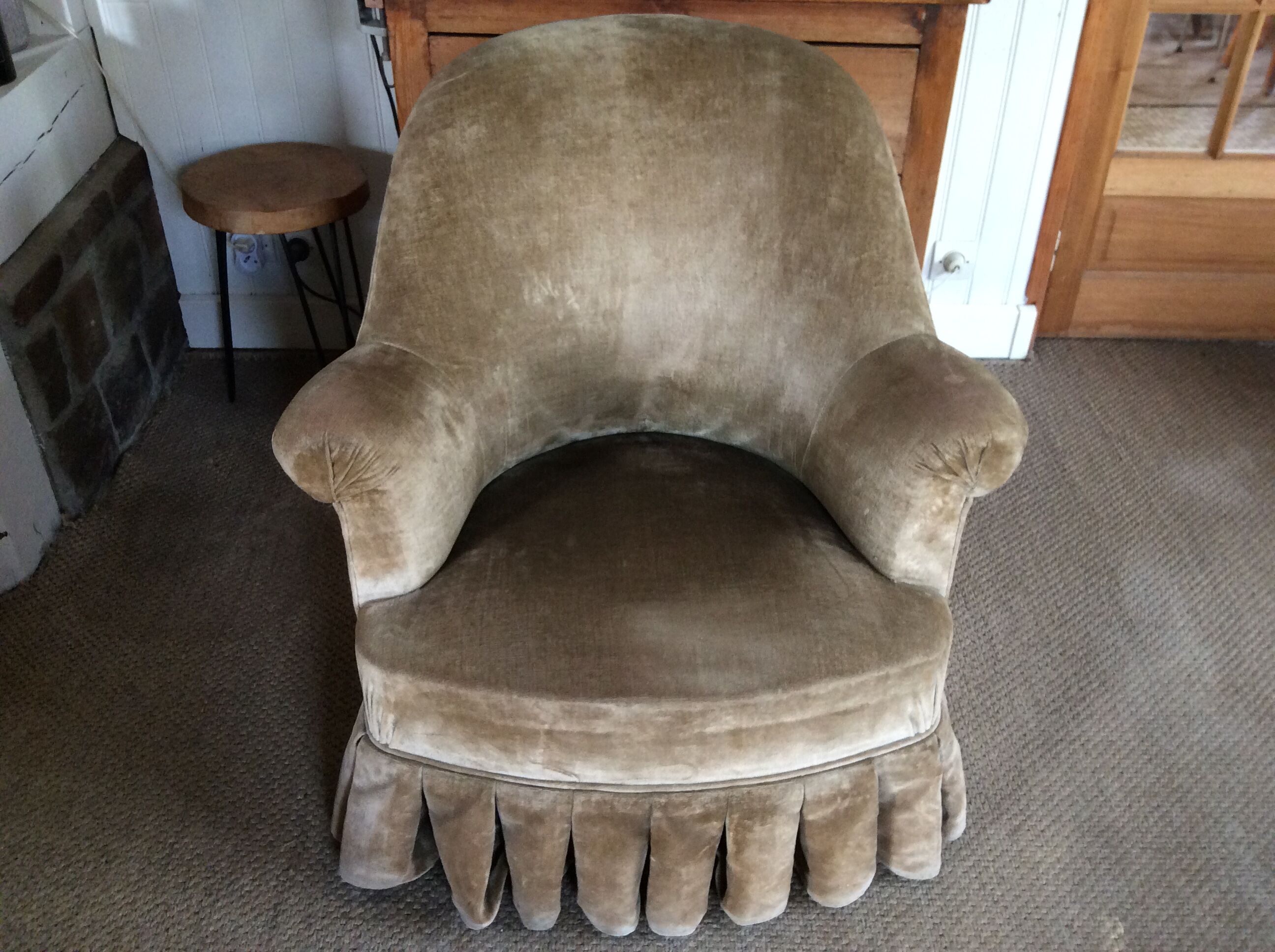 Toad armchair