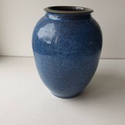 Vase en céramique vernissée bleu cobalt Signé Monogramme NH? - H 21.5cm