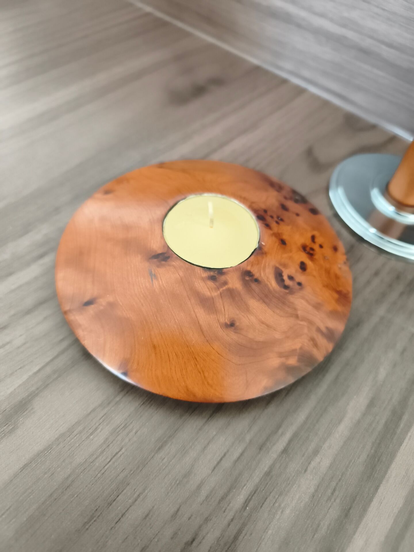Candle holder and tealight holder.