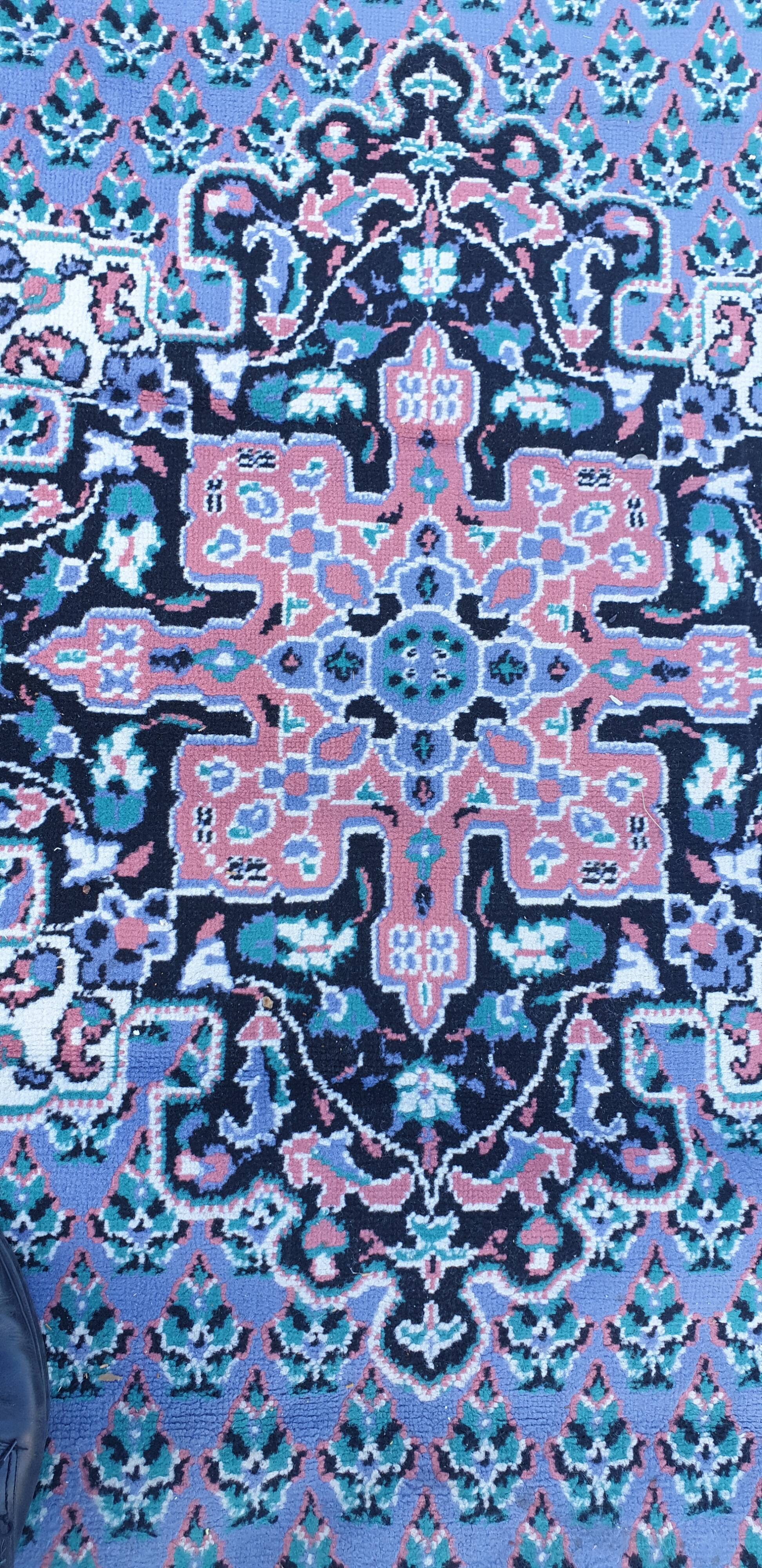 Royal blue Isfahan oriental carpet :230×320cm