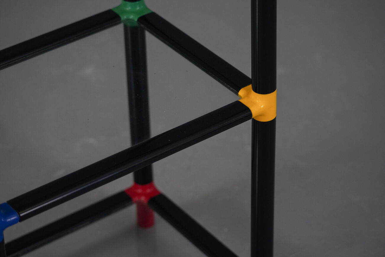 Vintage Memphis small display cabinet, Italy, 1980s