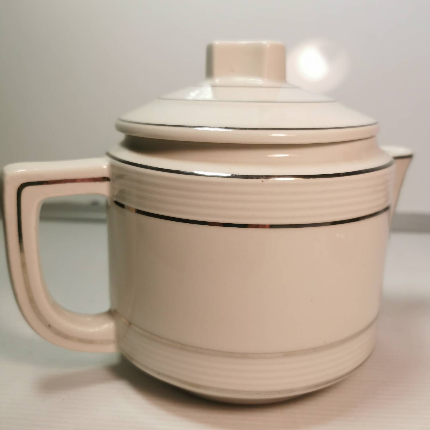 Vintage art deco teapot coffee maker. pillivuyt French porcelain