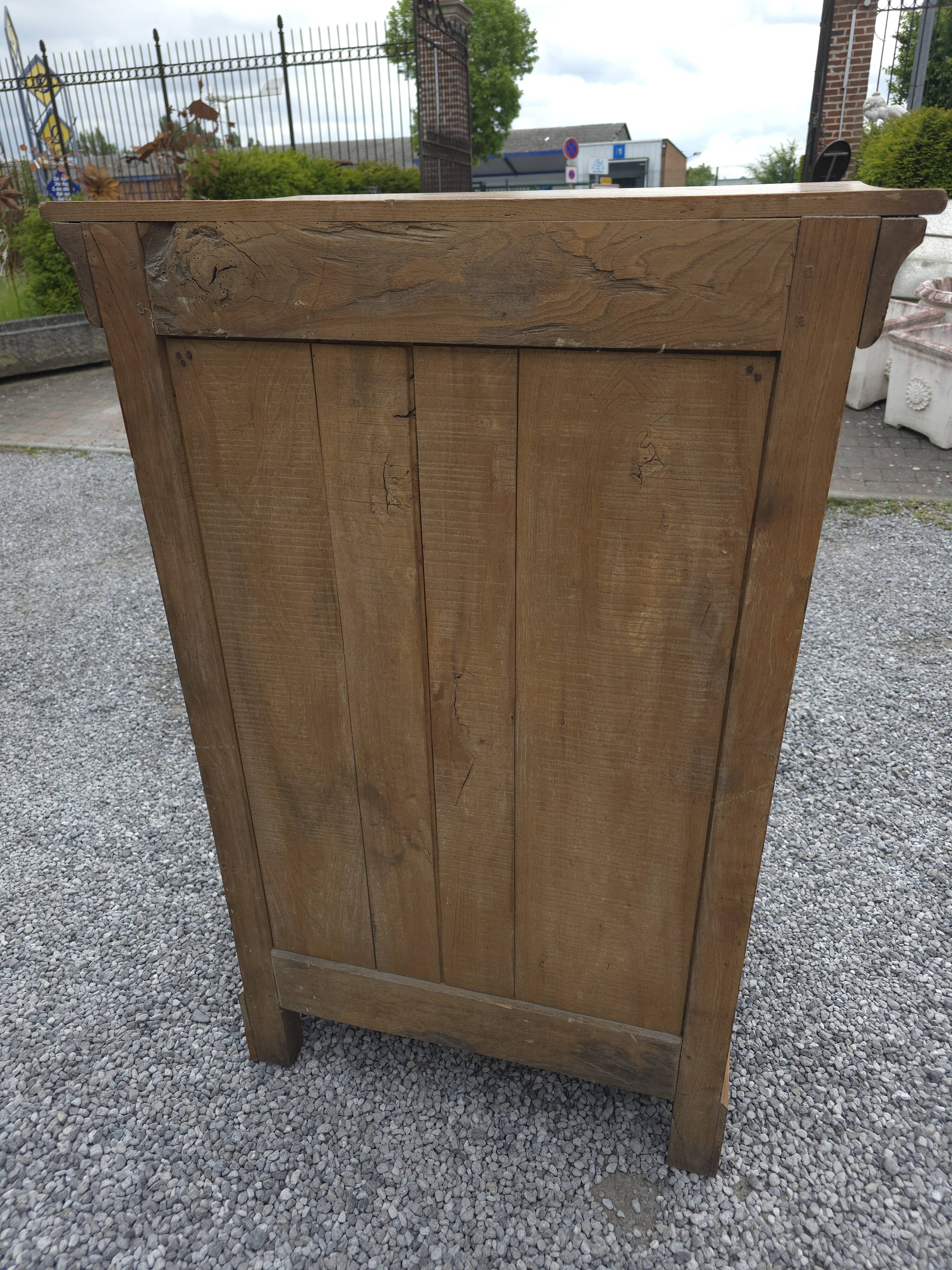 Buffet cabinet in solid elm