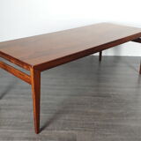 Extendable coffee table