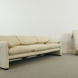 Maralunga 3-seat Sofa with Footrest in offwhite by Vico Magistretti for Cassina, Italy