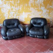 Set of 2 okay black leather lounge chairs by Adriano Piazzesi, 1970