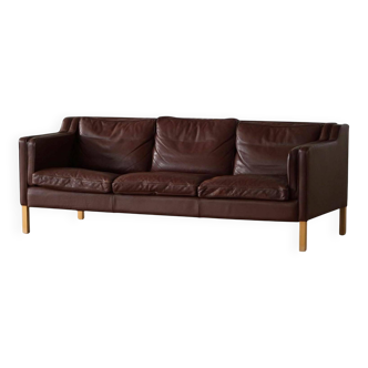 Stouby Møbelfabrik, 3-seater mid-century style sofa in brown leather, made in the 1970s.