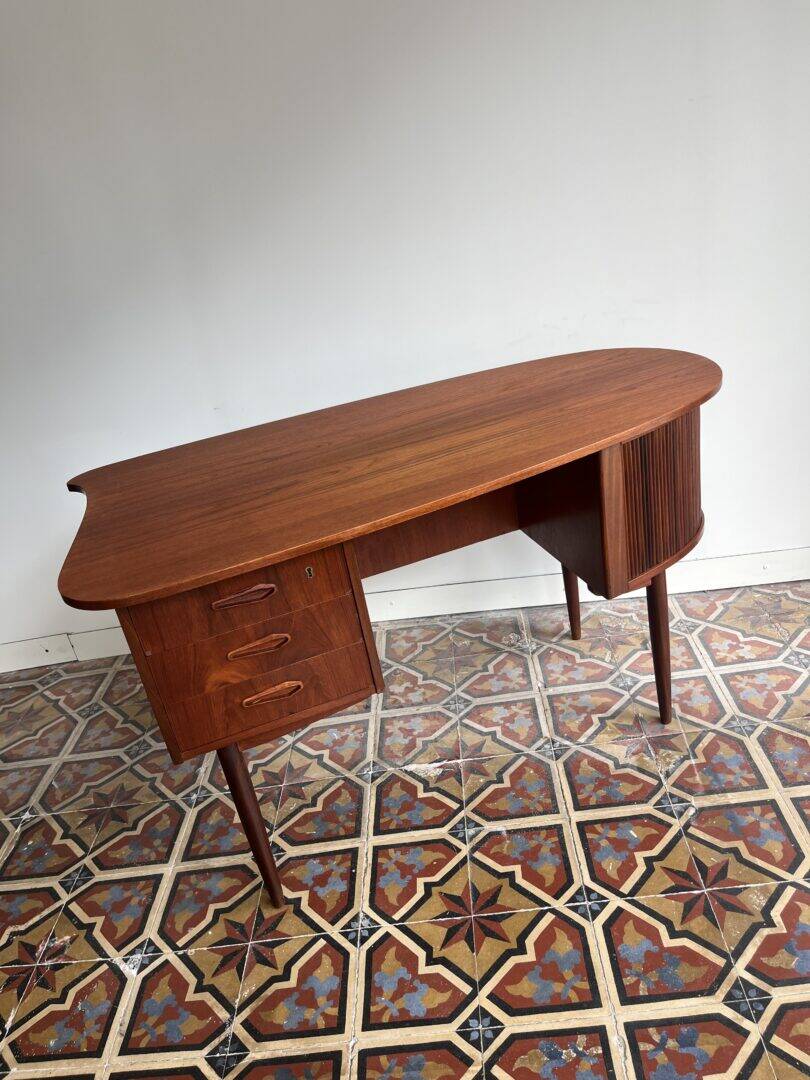 Danish kidney shaped desk