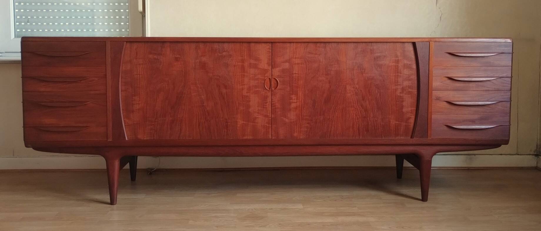 Enfilade U15 by Johannes Andersen