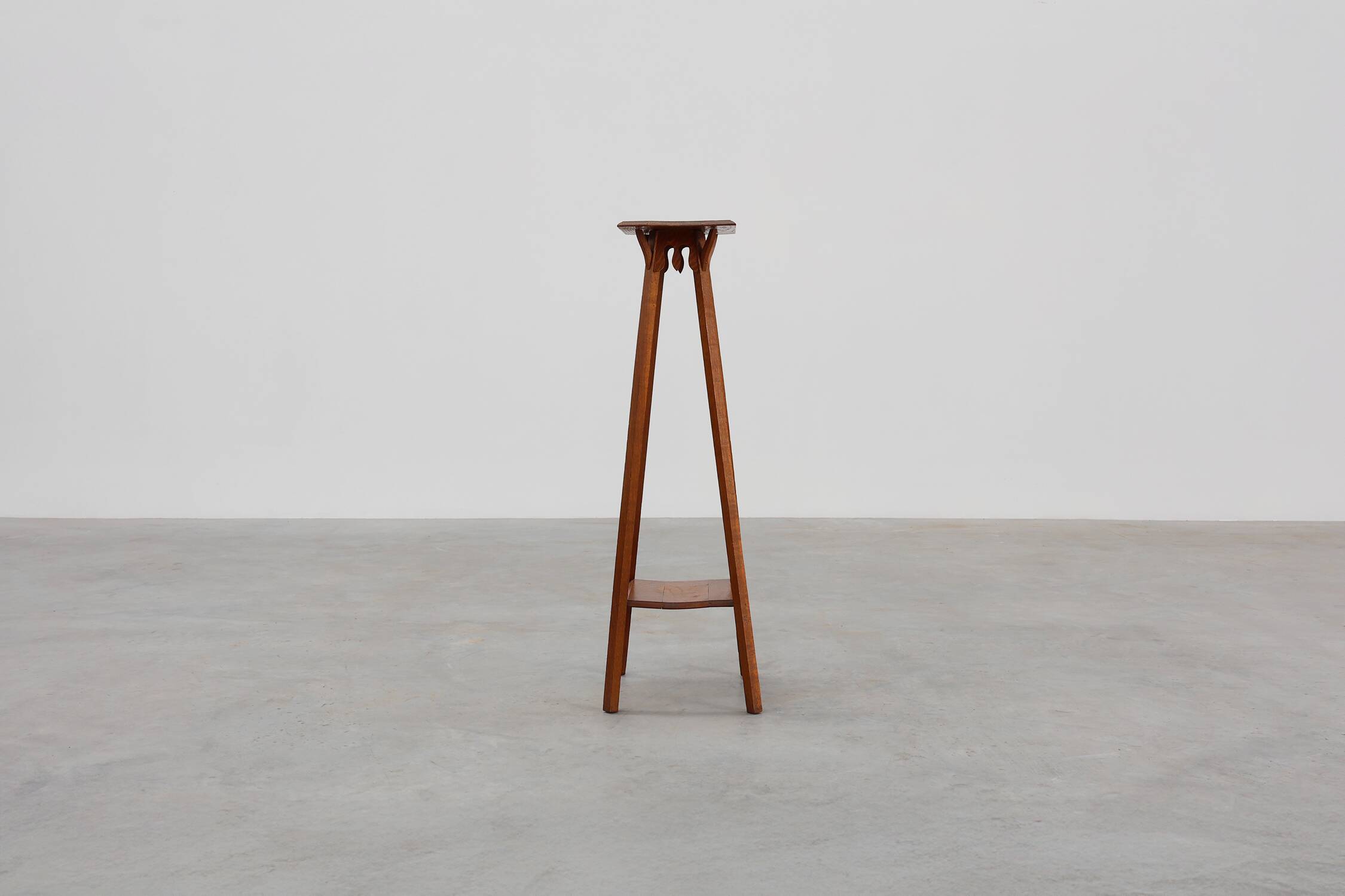 Art Deco tall oak wooden console or pedestal, France 1920s