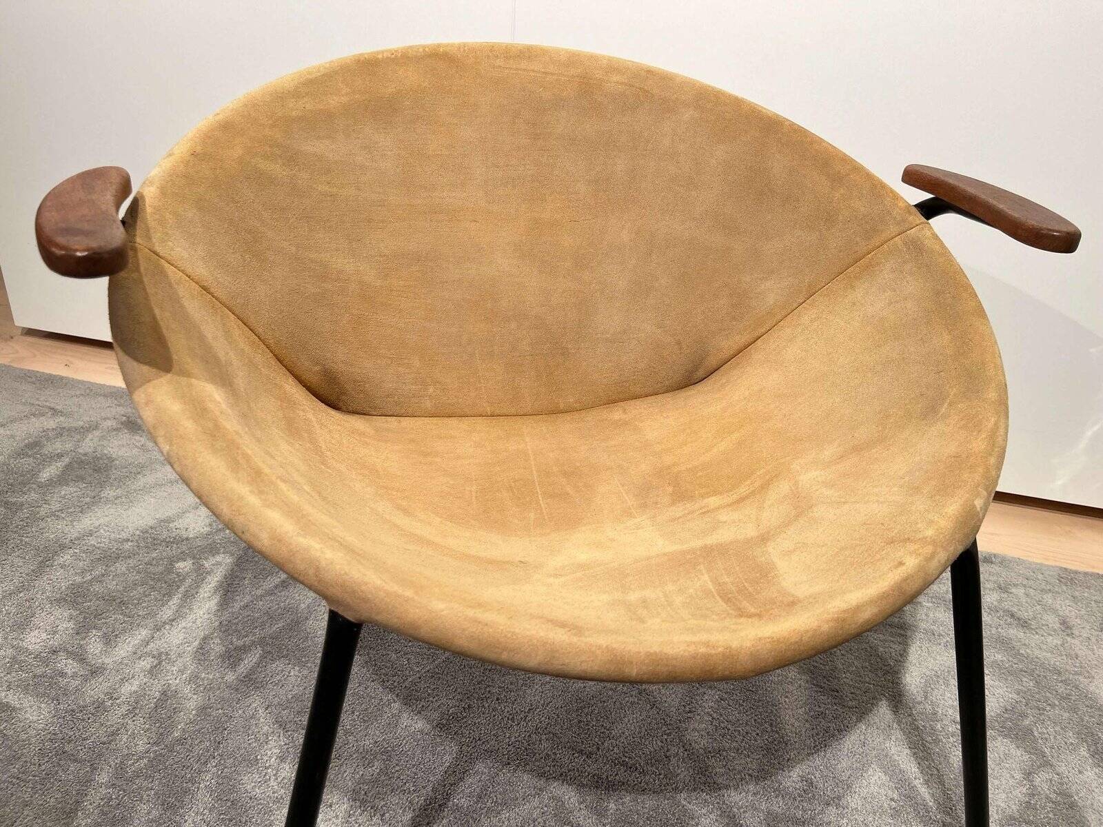 Ensemble de fauteuils lounge en cuir suédé jaune attribués à Hans Olsen, Danemark, années 1960.