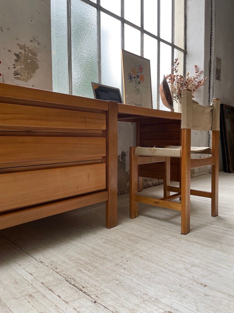 Regain dresser office row