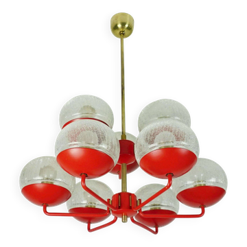 Chandelier des années 1960, métal rouge et laiton, 9 abat-jours en verre craquelé.