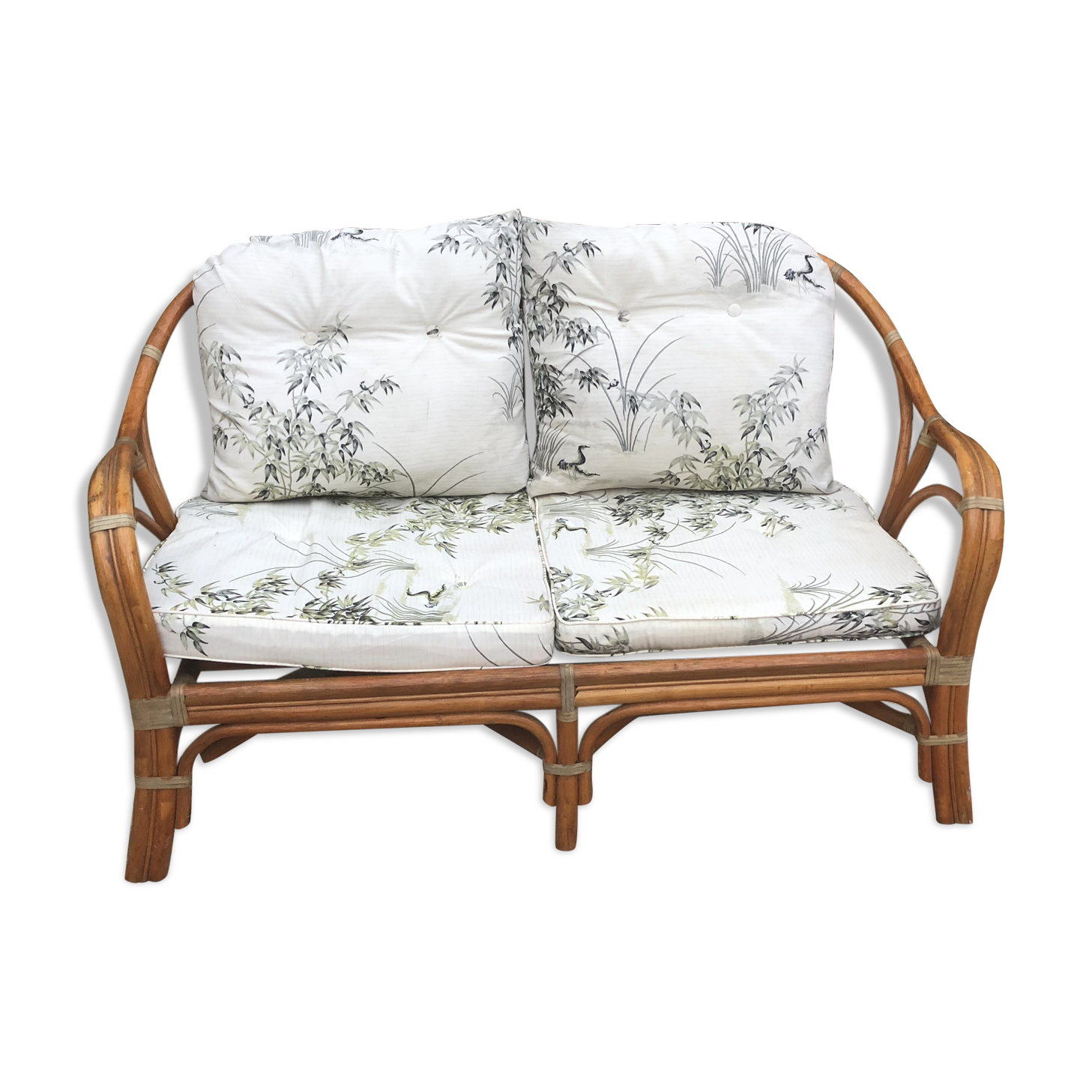 Seat rattan with its cushions