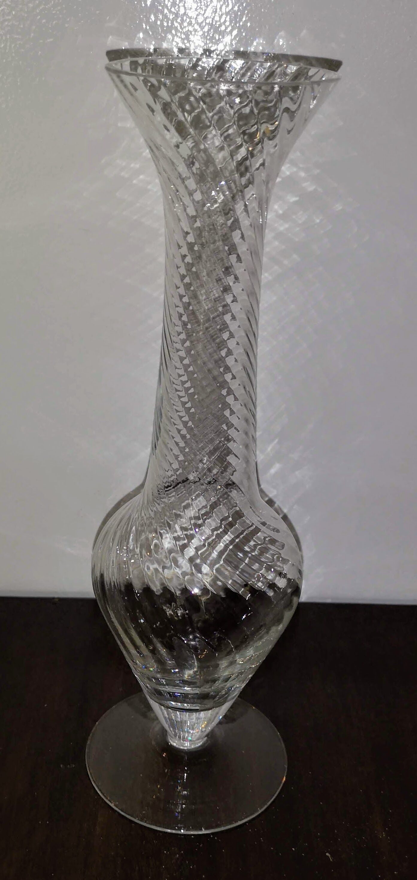 Soliflore vase in chiseled crystal