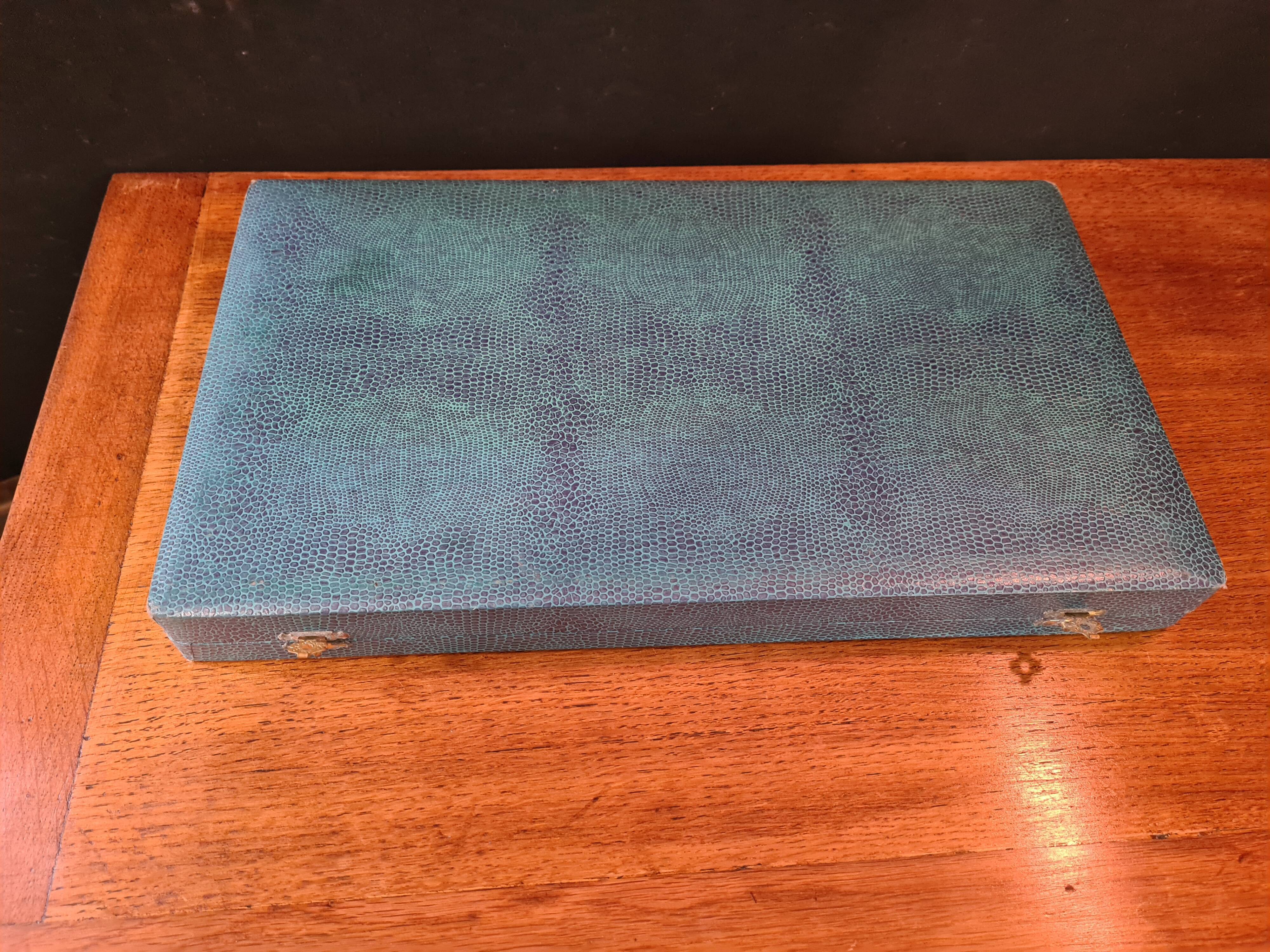 Box of 12 cake forks