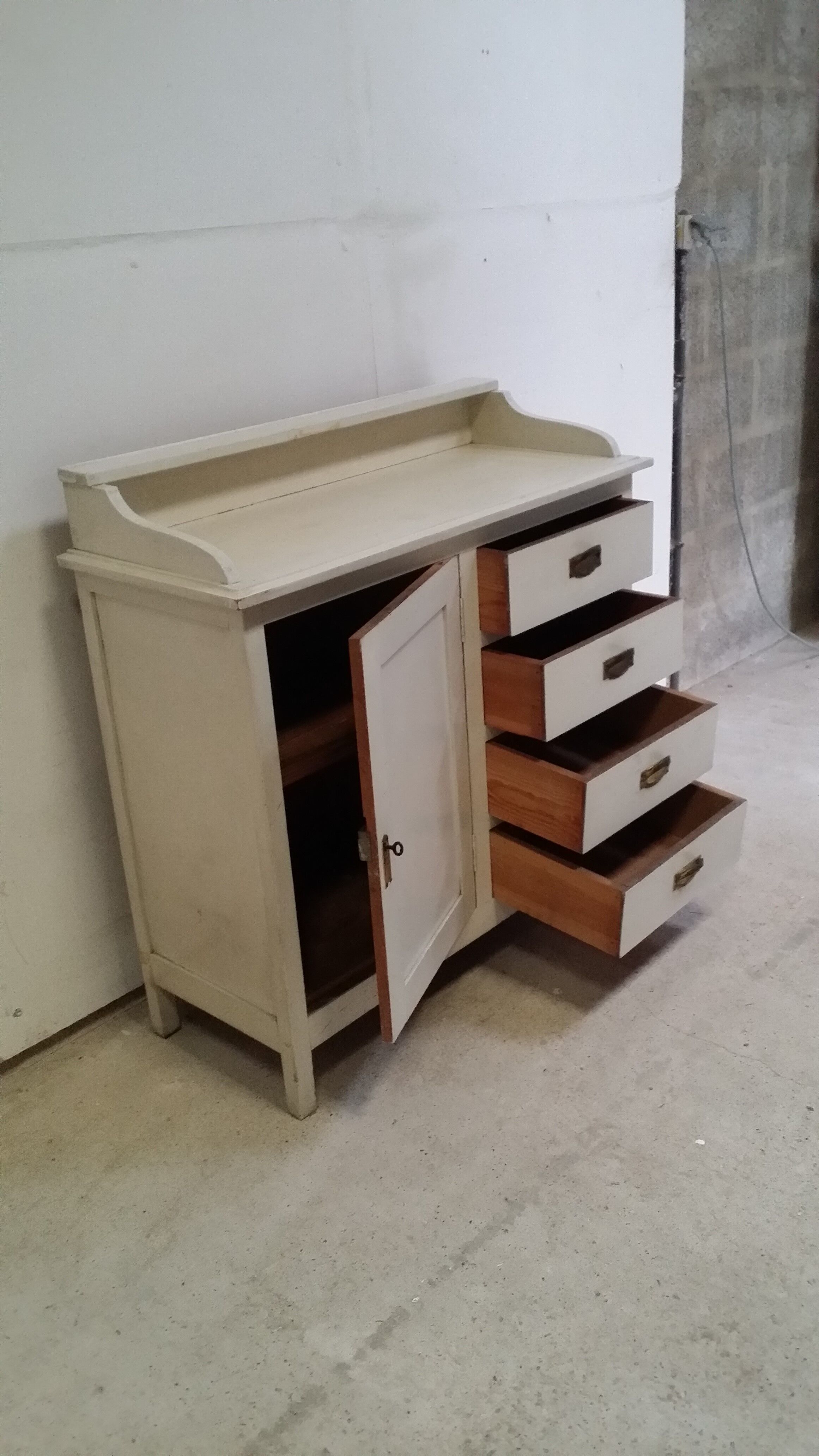 Chest of drawers 1 door , 4 drawers