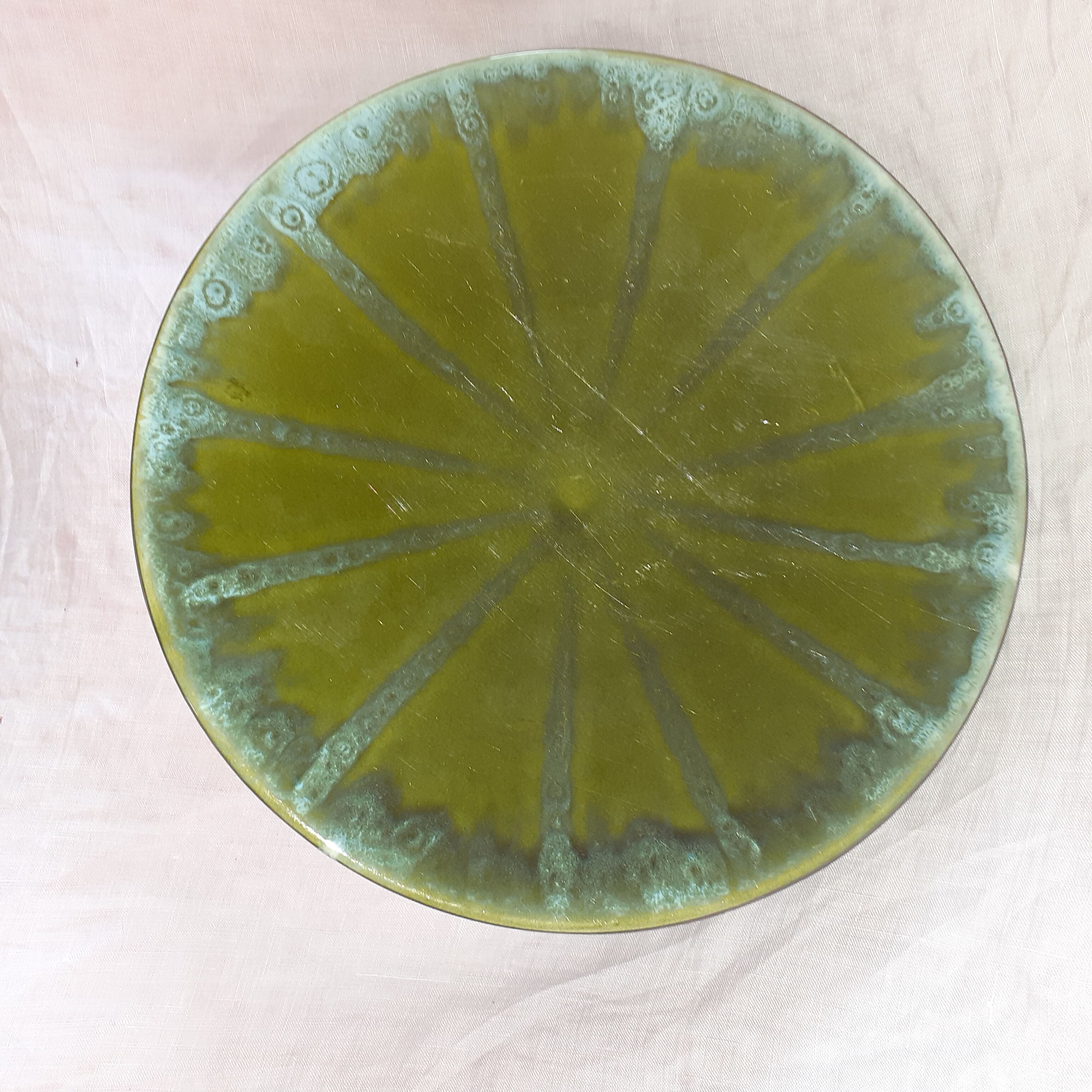9 English green dessert plates; Pornic's varnished faience. Painted hand.