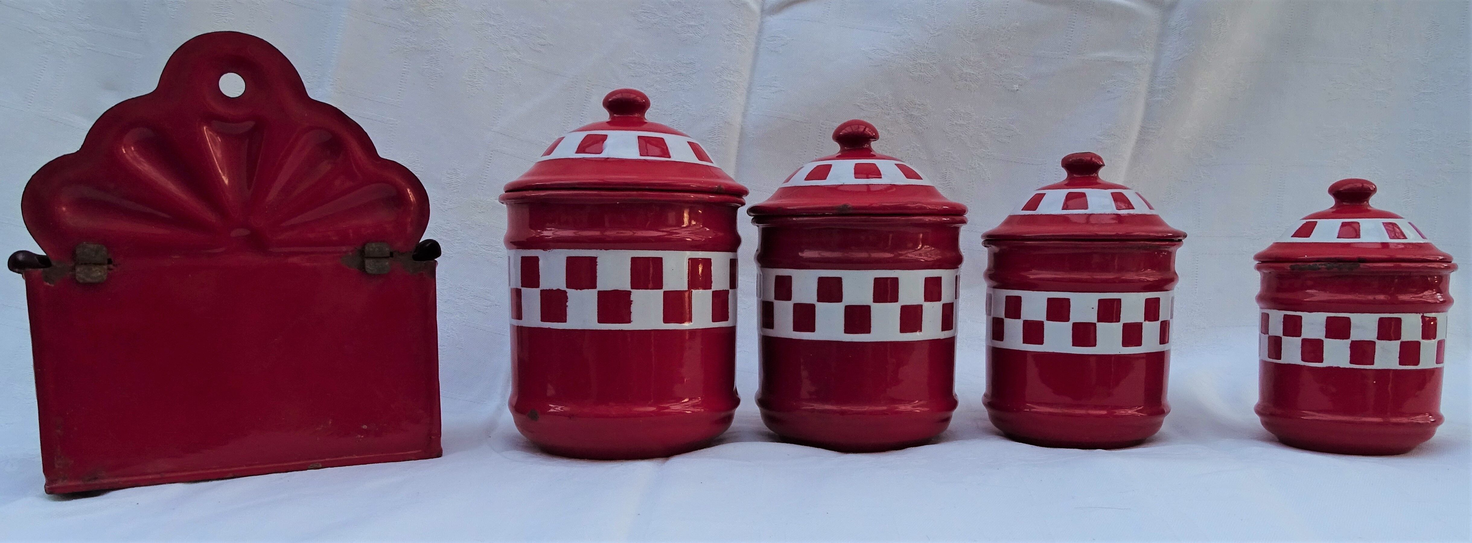 Ensemble de pots de cuisine en fer émaillé rouge