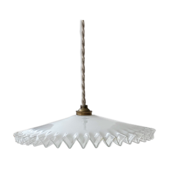 Opaline suspension